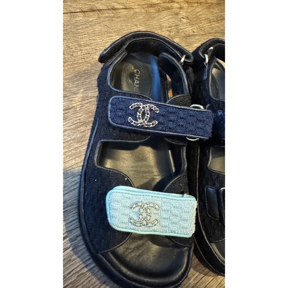 100% Authentic Limited Edition Chanel Sandals CC Logo  Navy Light Blue Size 36.5 - Picture 3 of 7